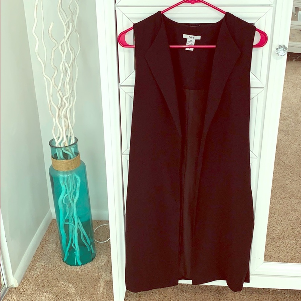 NWOT Black Bar III Cape